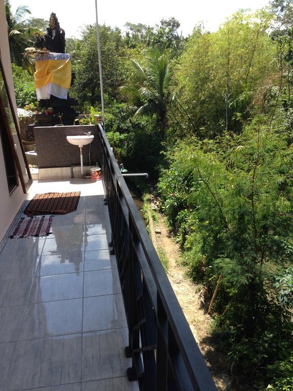 Cebluk Sari Apartment Ubud  Exterior photo